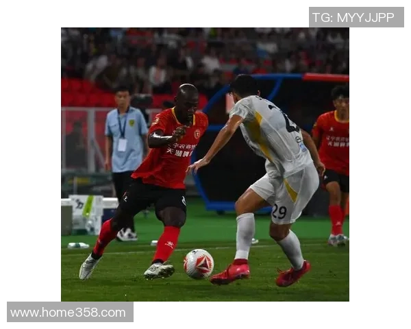 广州足球队在邀请赛中的战术表现分析与评价探讨